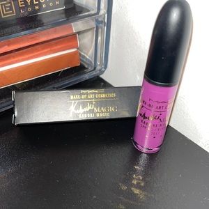 Mac Cosmetics Kabuki Magic Retro Matte Liquid Lip Color